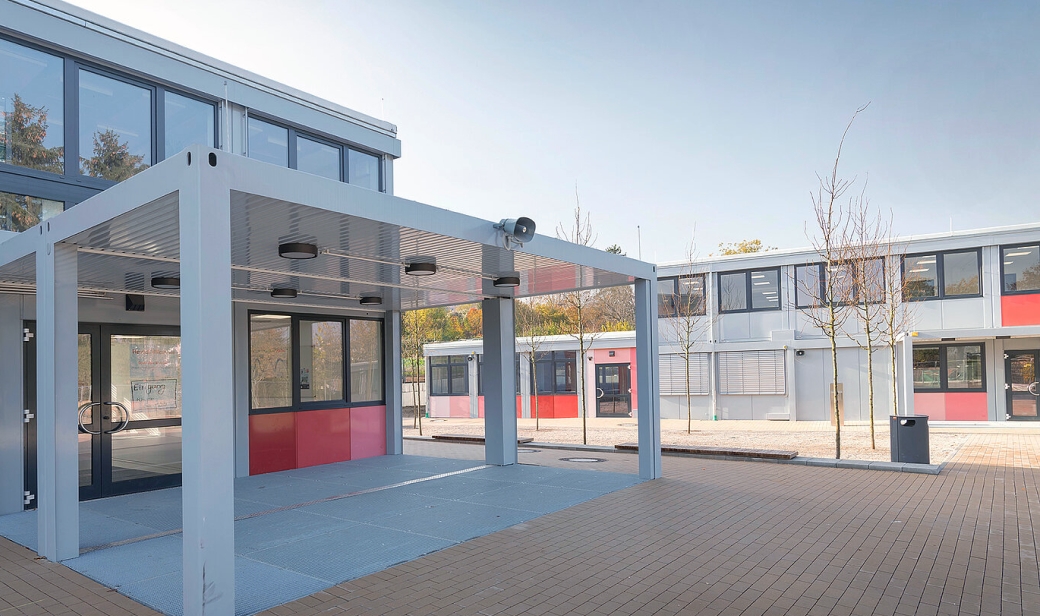 Gymnasium für 1200 Schüler