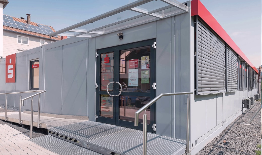 Bank-Containeranlage zieht um